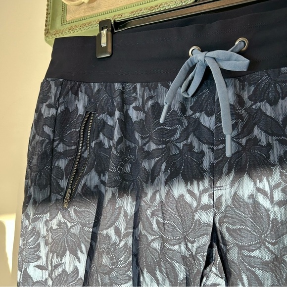 Athleta Women's Trekkie North Jogger Ethereal Bloom Cottage Blue plus size 16 - Picture 3 of 7